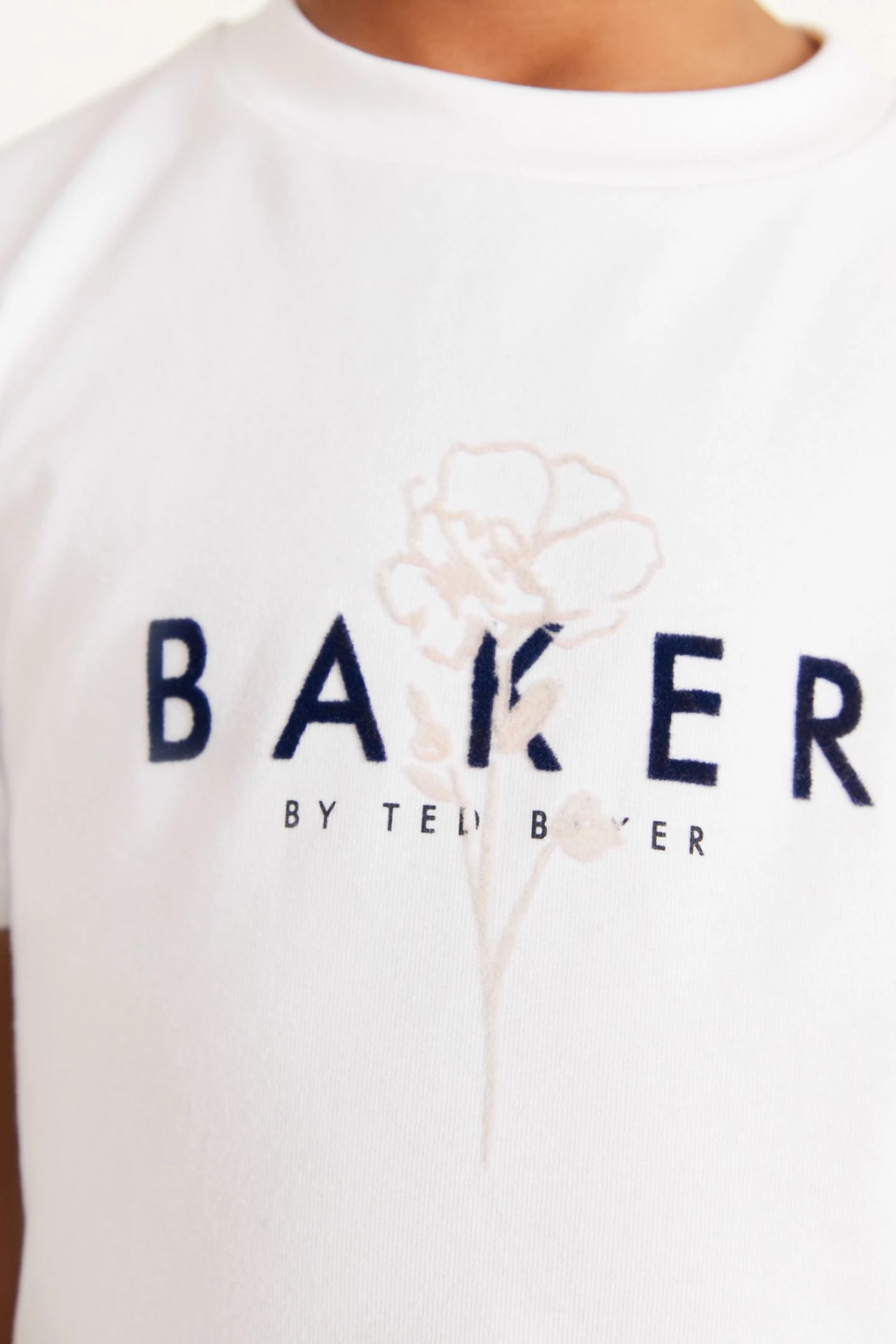 Baker By Ted Baker White Jersey T-Shirt And Leggings Set 2 Baker By Ted Baker White Jersey T-Shirt And Leggings Set - Image 2